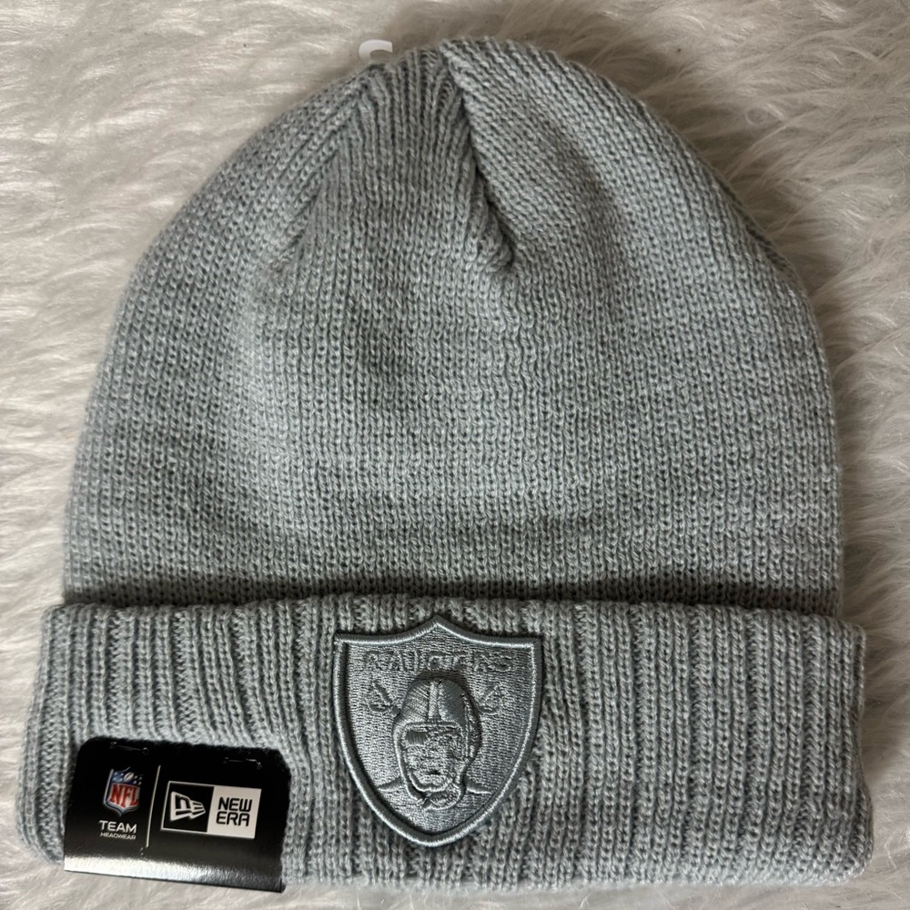 New Era Light Gray Raiders Beanie